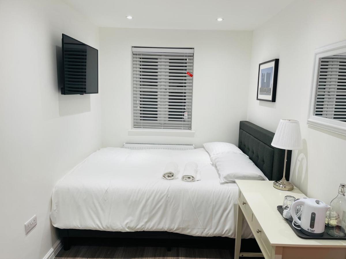 Riverside Premium Double Room Garden View E14 London Exterior photo