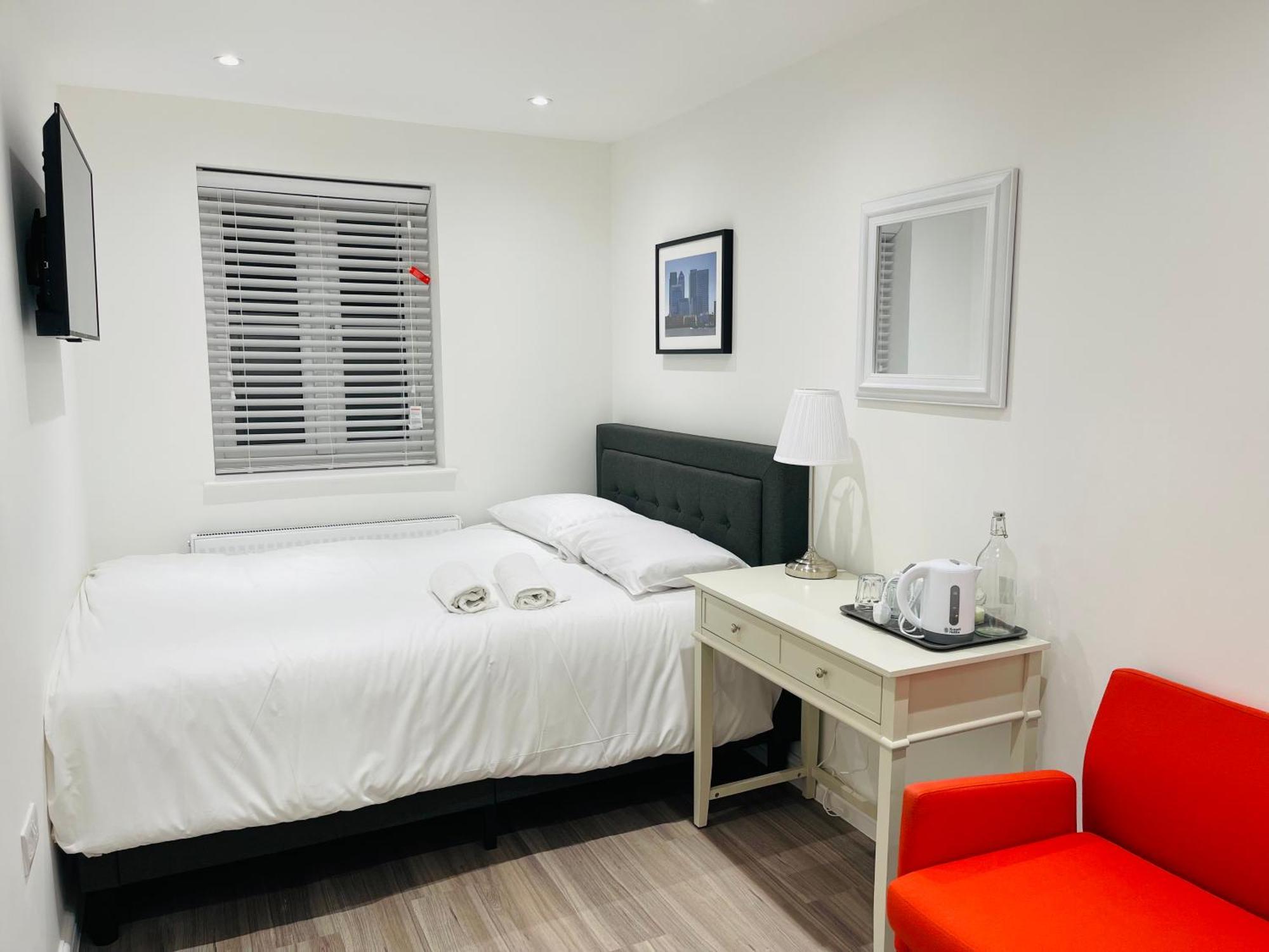 Riverside Premium Double Room Garden View E14 London Exterior photo